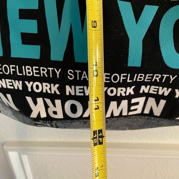 Robin Ruth New York Travel Bag - Picture 10 of 11